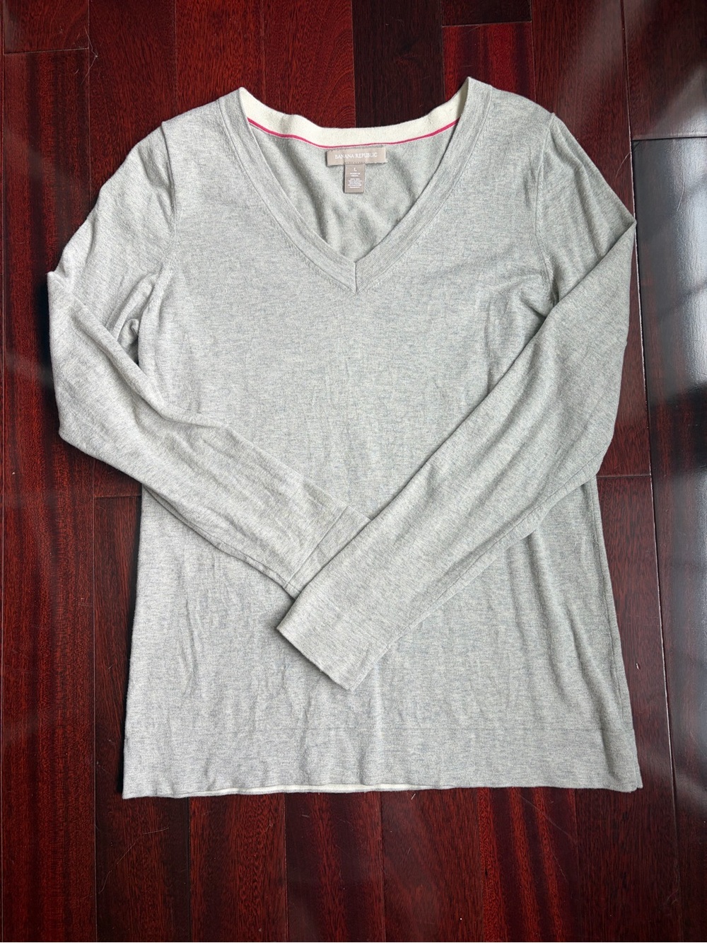 Banana Republic V-Neck Light Gray Sweater-Women’s